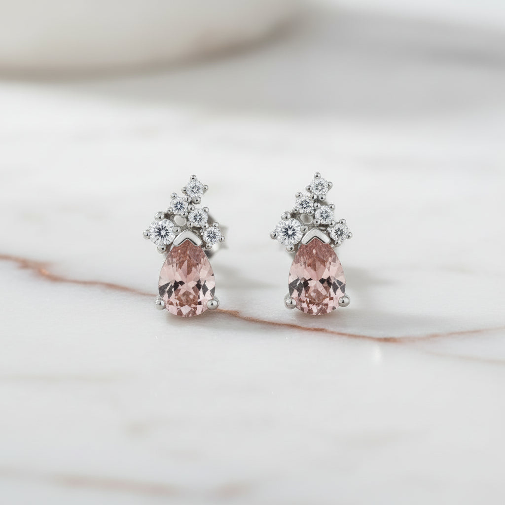 Pair of earrings with pink gemstones 
